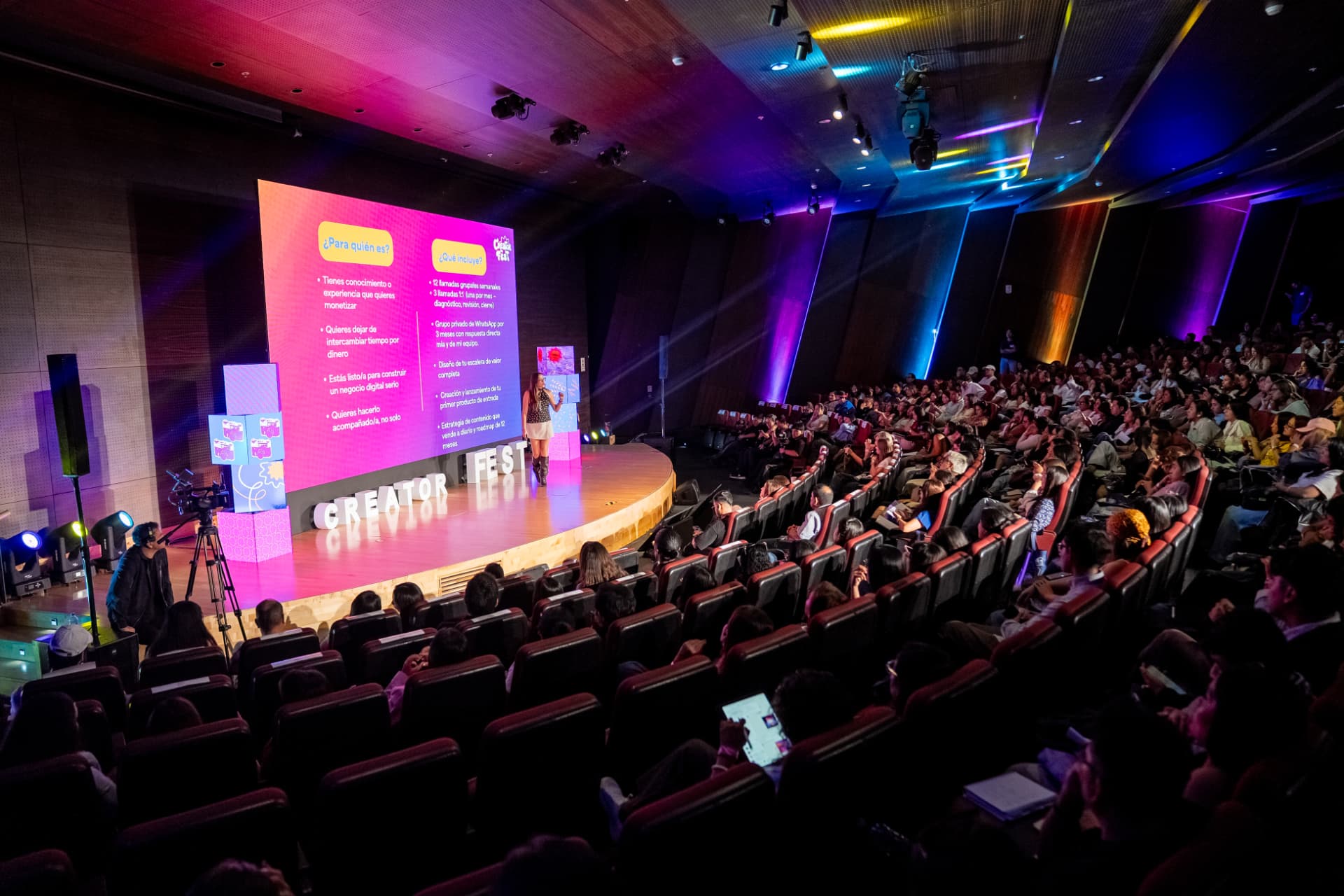 Auditorio lleno durante el Creator Fest 2026 en Lima